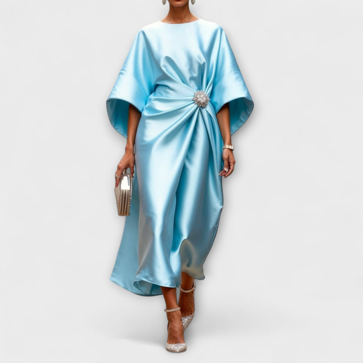 Luxuriös schimmerndes Satin-Maxikleid