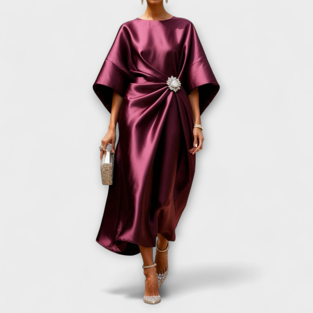 Luxuriös schimmerndes Satin-Maxikleid