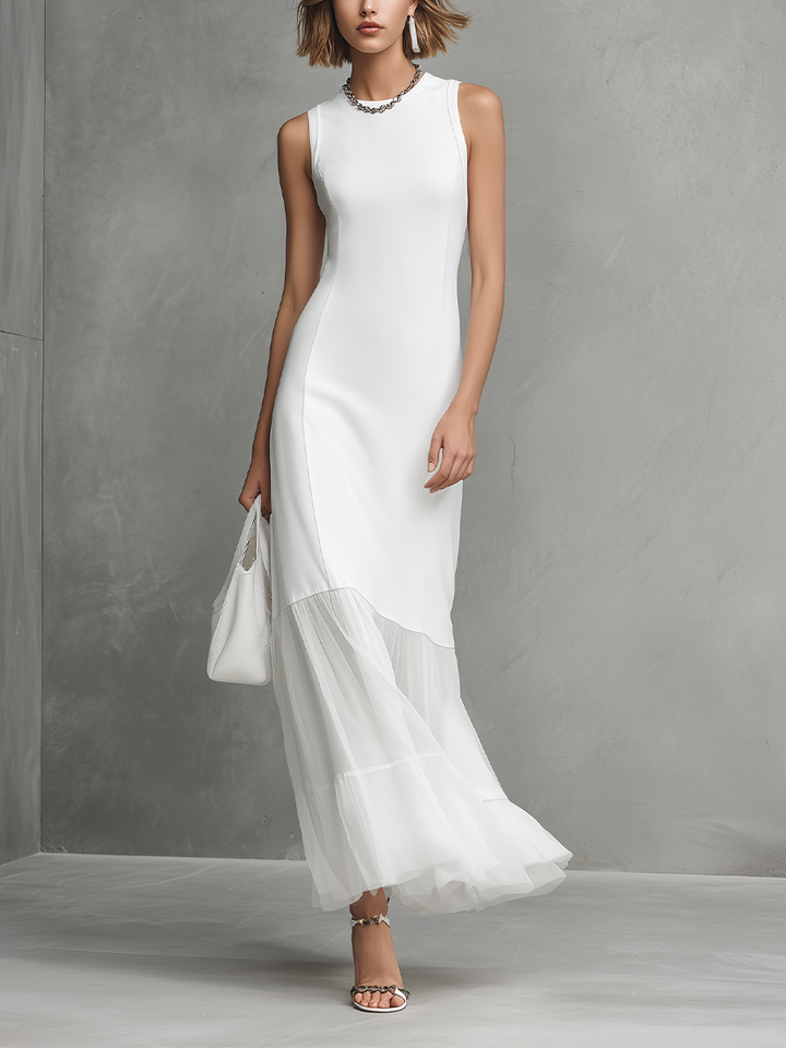 Robe élégante blanche sans manches pour femme avec panneaux en soie lactée et mousseline