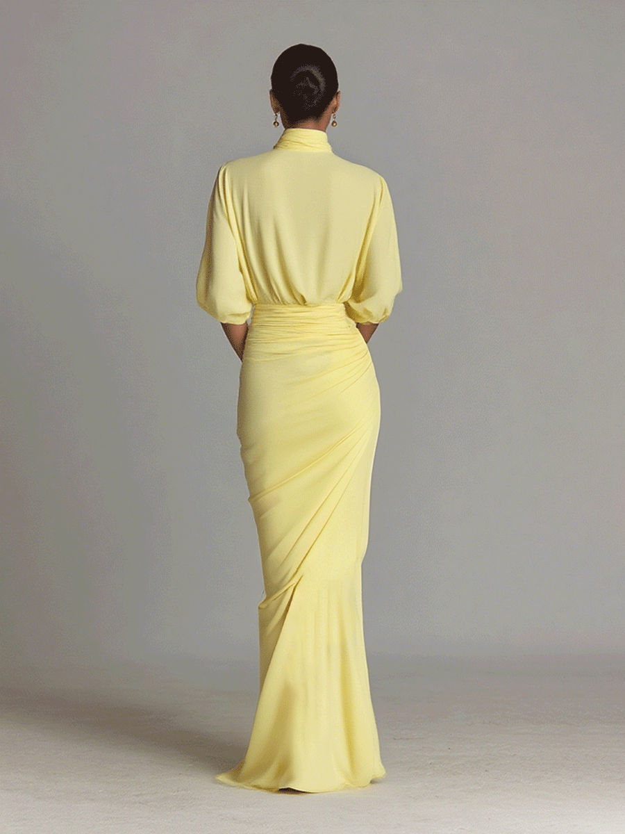 Vestito lungo da donna in misto tessuto, colore giallo brillante, con drappeggio, comodo