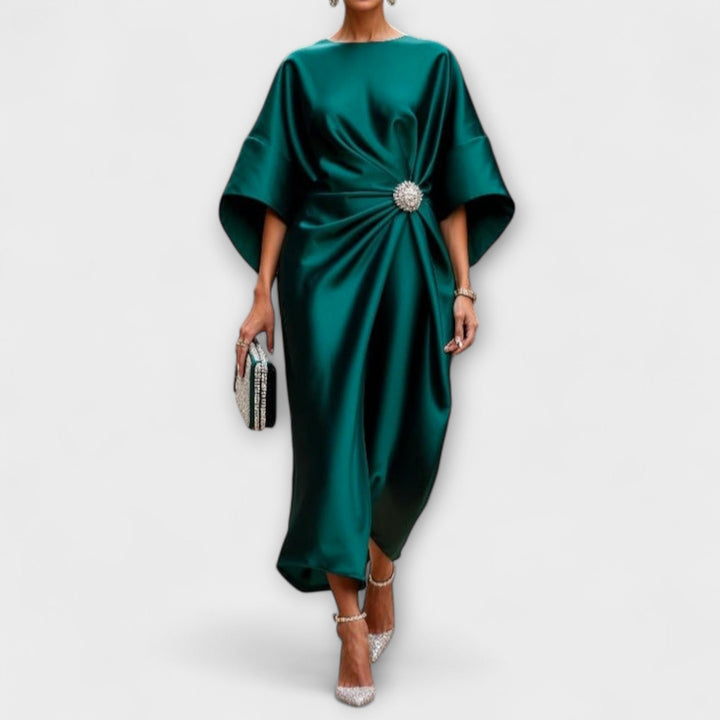 Luxuriös schimmerndes Satin-Maxikleid