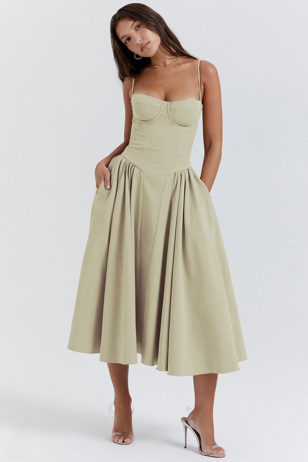 Elegantes Midikleid für Damen mit Spaghettiträgern und ausgestelltem Rock