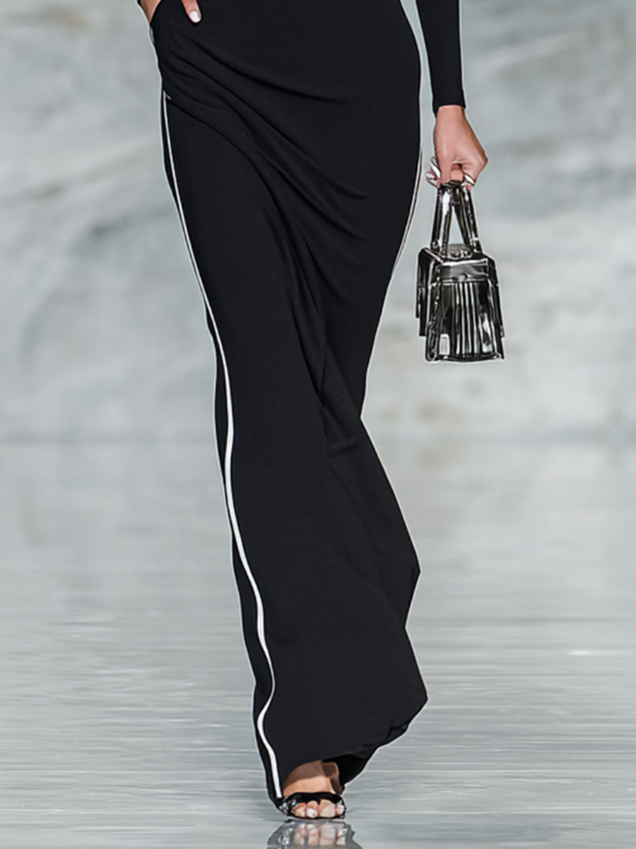 Abito lungo da donna nero e bianco con scollo quadrato, maniche lunghe e vestibilità aderente