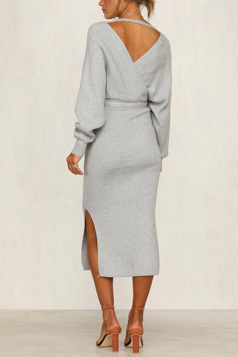 Laika | Knit Dress with V-Neck and Tie Belt