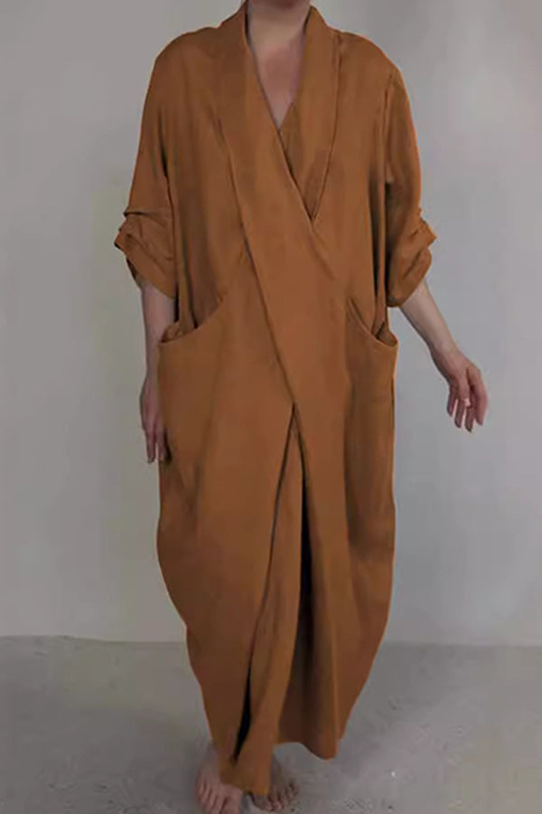 Aiya | elegantní minimalistické šaty s kapsou a výstřihem do V
