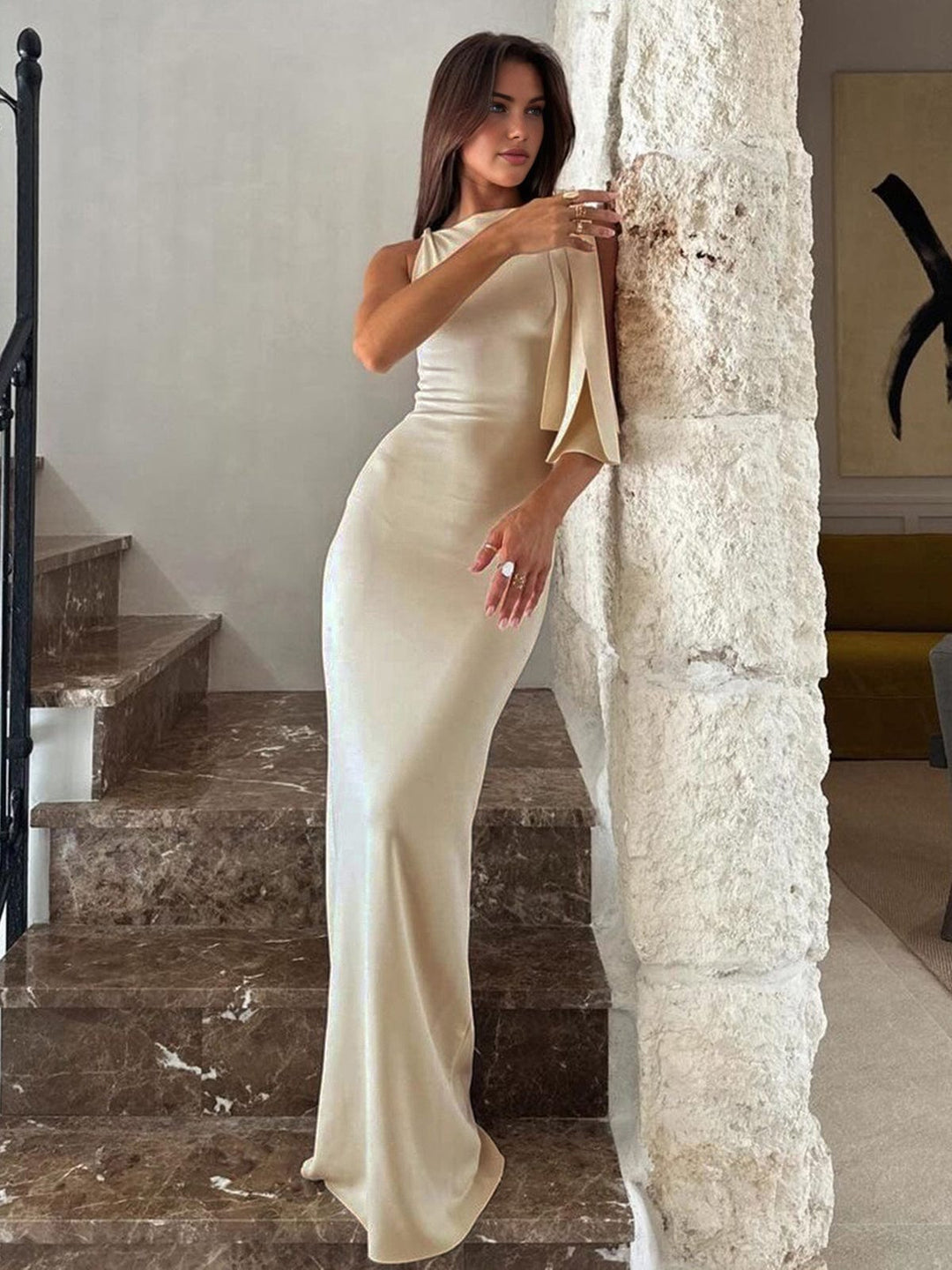 Seraphina | Vestido largo de satén ajustado y elegante – Atuendo de noche atemporal