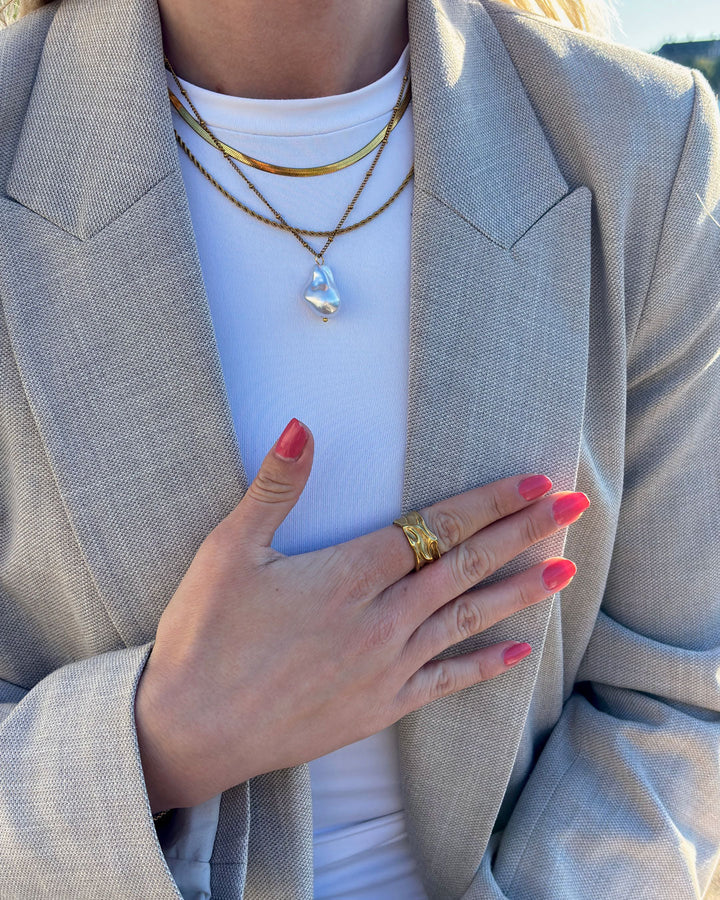 Jaylinette | Großer Ring 18 Karat Gold