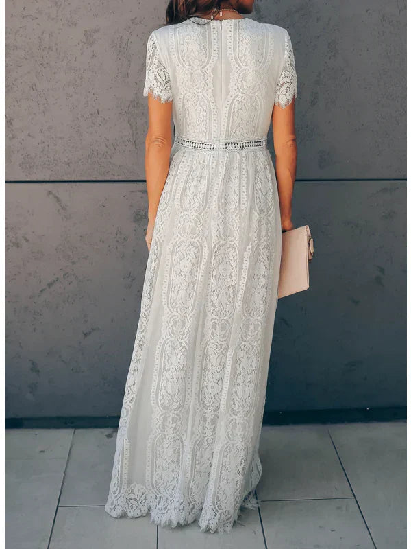 Vestido Longo Feminino em Renda Branca - Decote V, Manga Curta, Painel Floral Boho para Convidada de Casamento