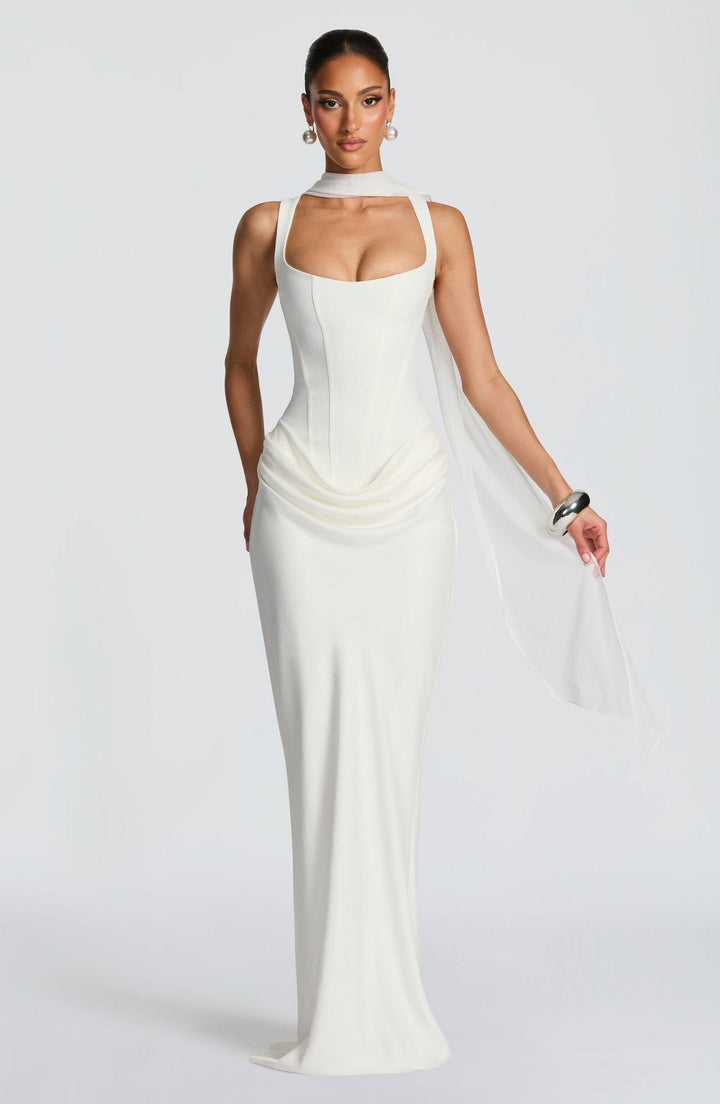 Nelya Kleid