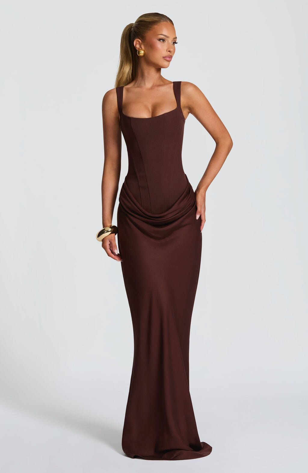 Nelya Kleid