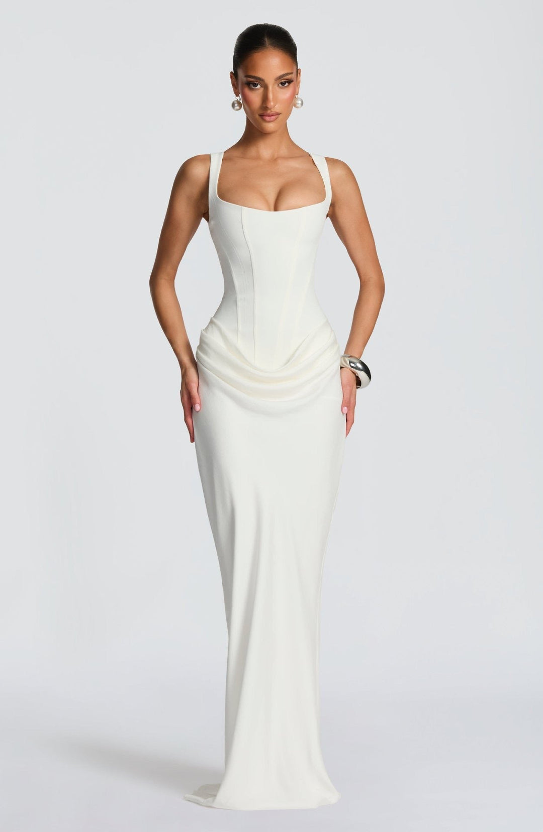 Nelya Kleid