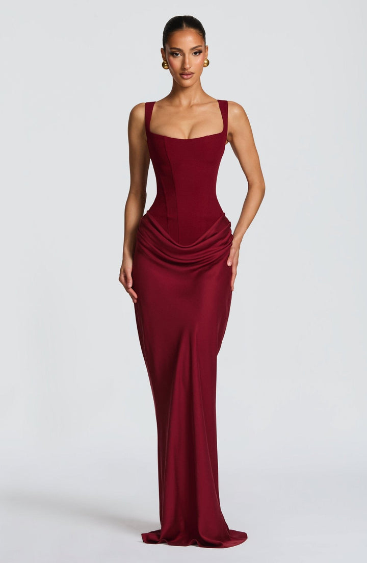 Nelya Kleid