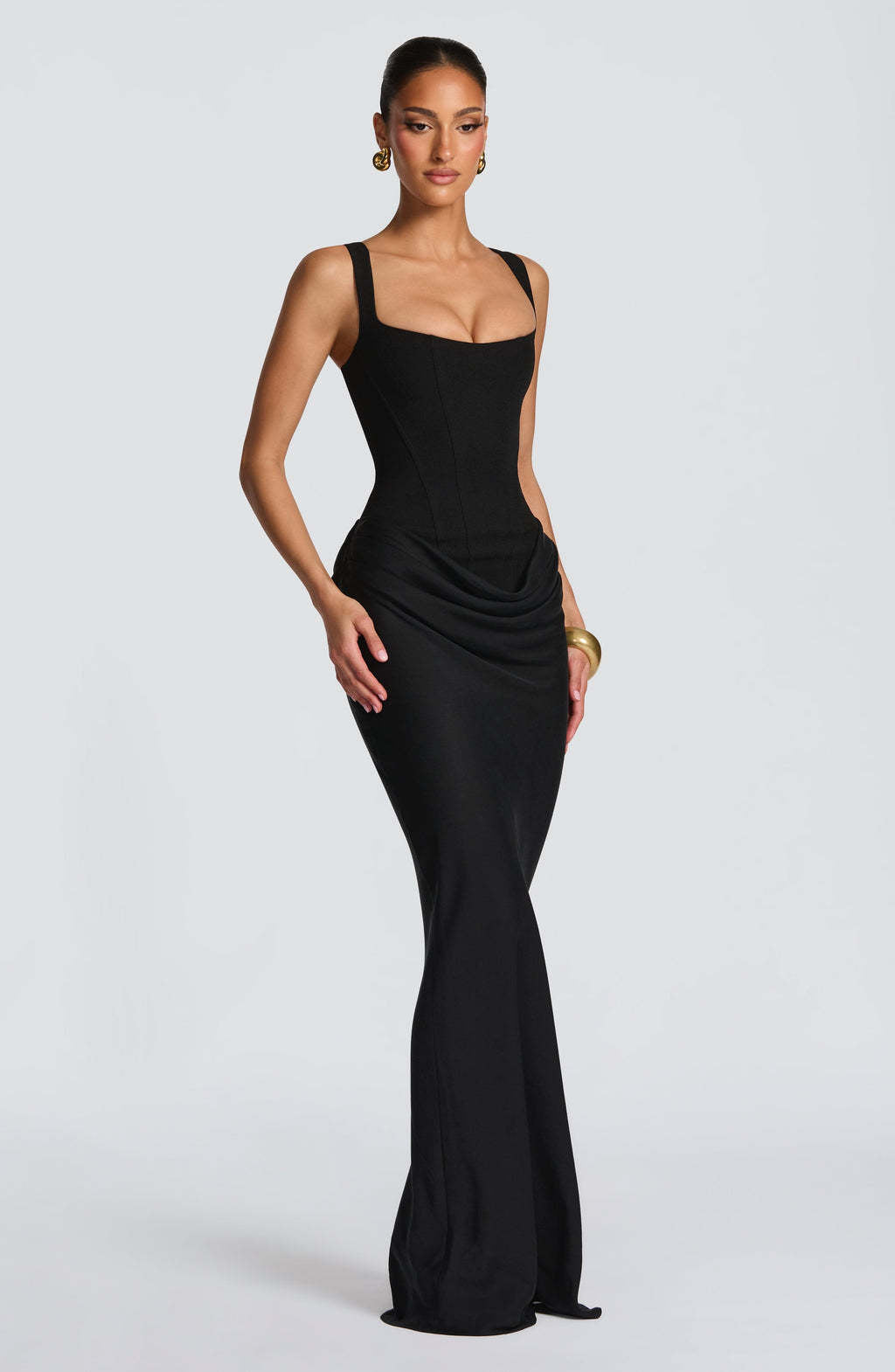Nelya Kleid