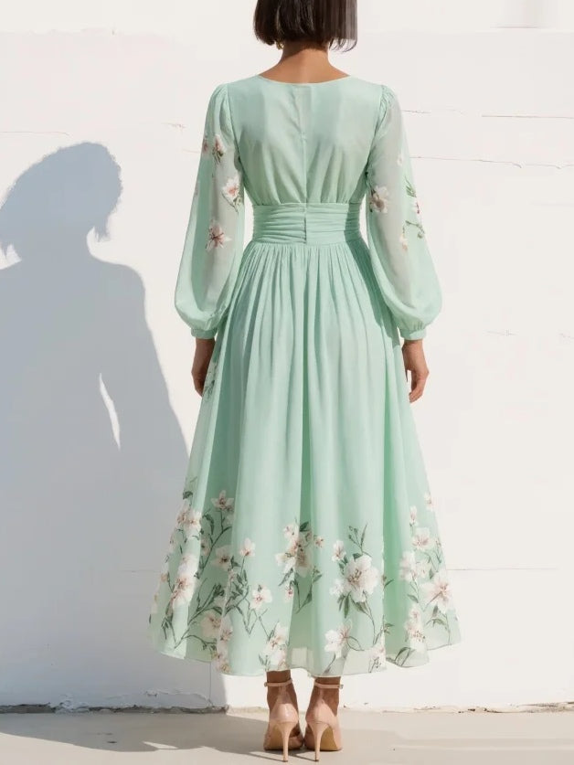 Vestido Midi Plisado de Chifón con Estampado Floral y Cuello de Pico Verde Claro