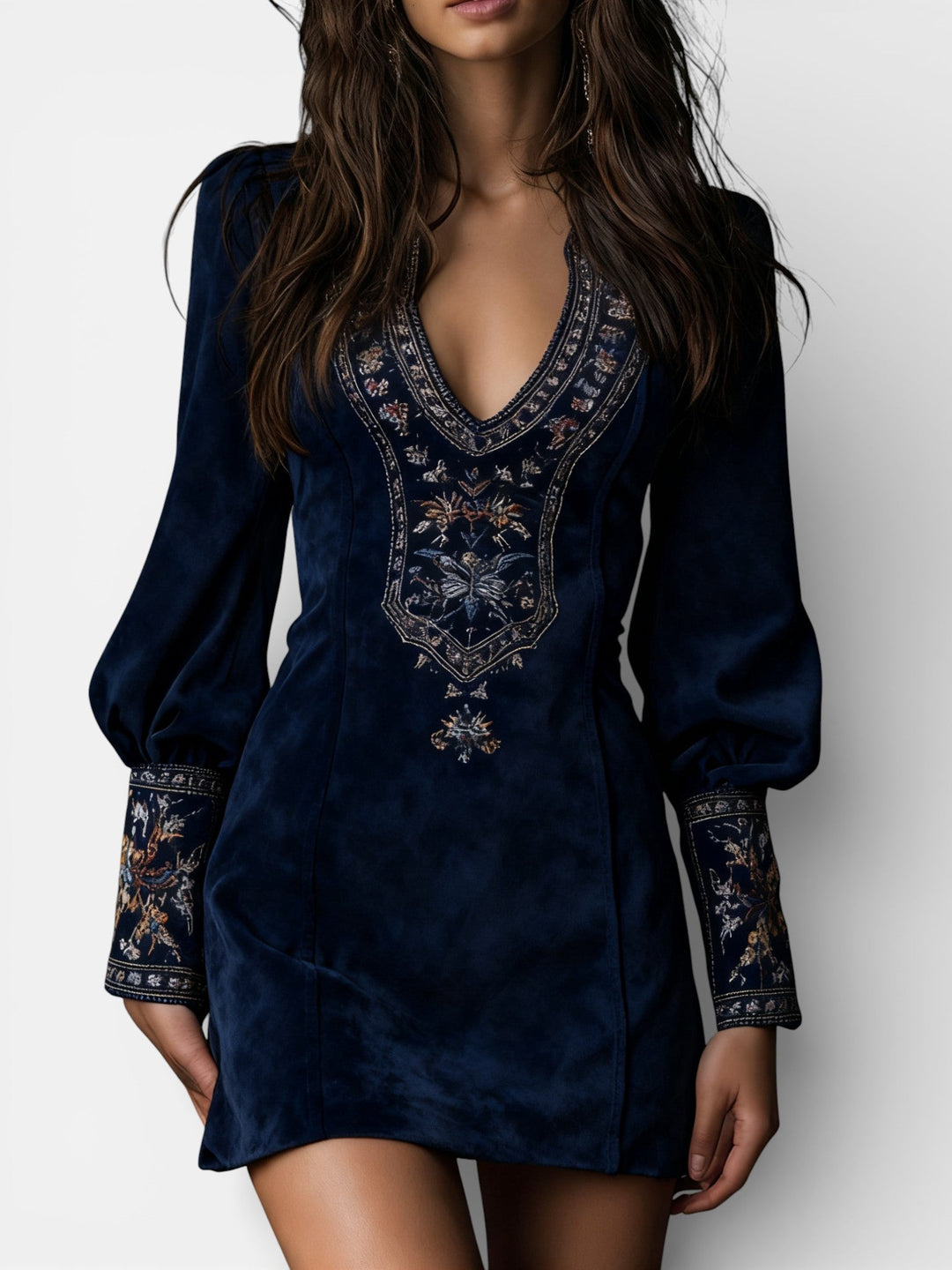 Lunori™ | Robe mini en suède brodée