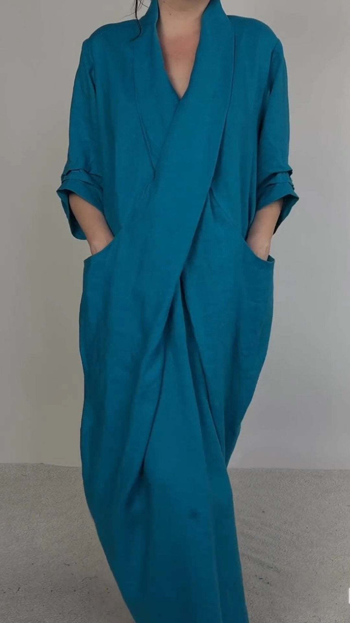 Aiya | elegantní minimalistické šaty s kapsou a výstřihem do V