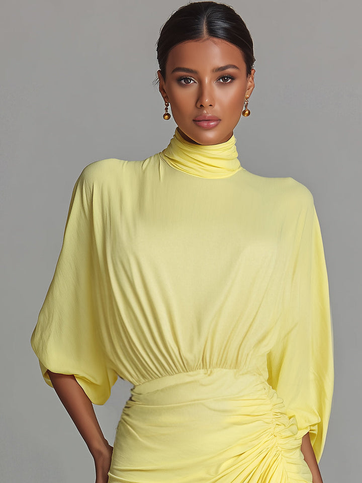 Vestito lungo da donna in misto tessuto, colore giallo brillante, con drappeggio, comodo