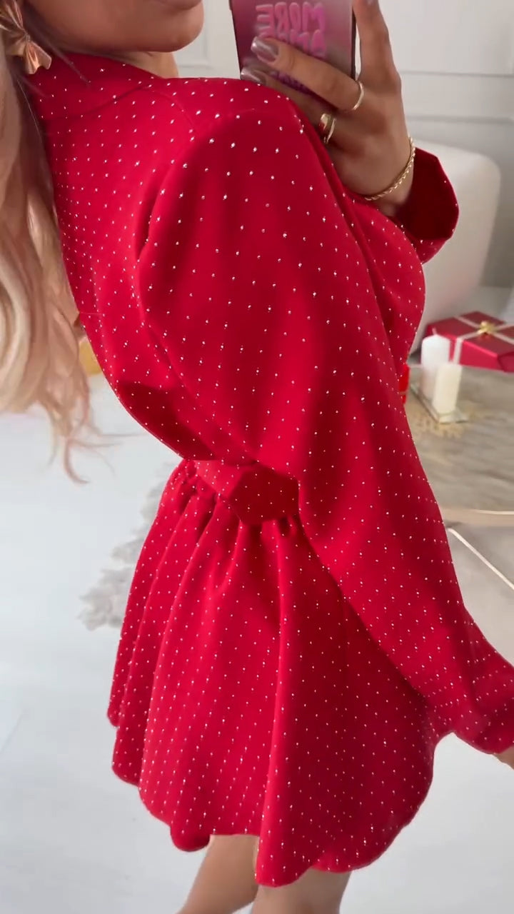 Vestido feminino com abas e cristais com cinto