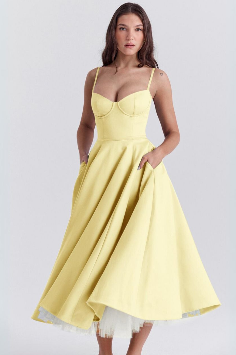 Addison | robe midi décontractée à double couche pour tous les jours