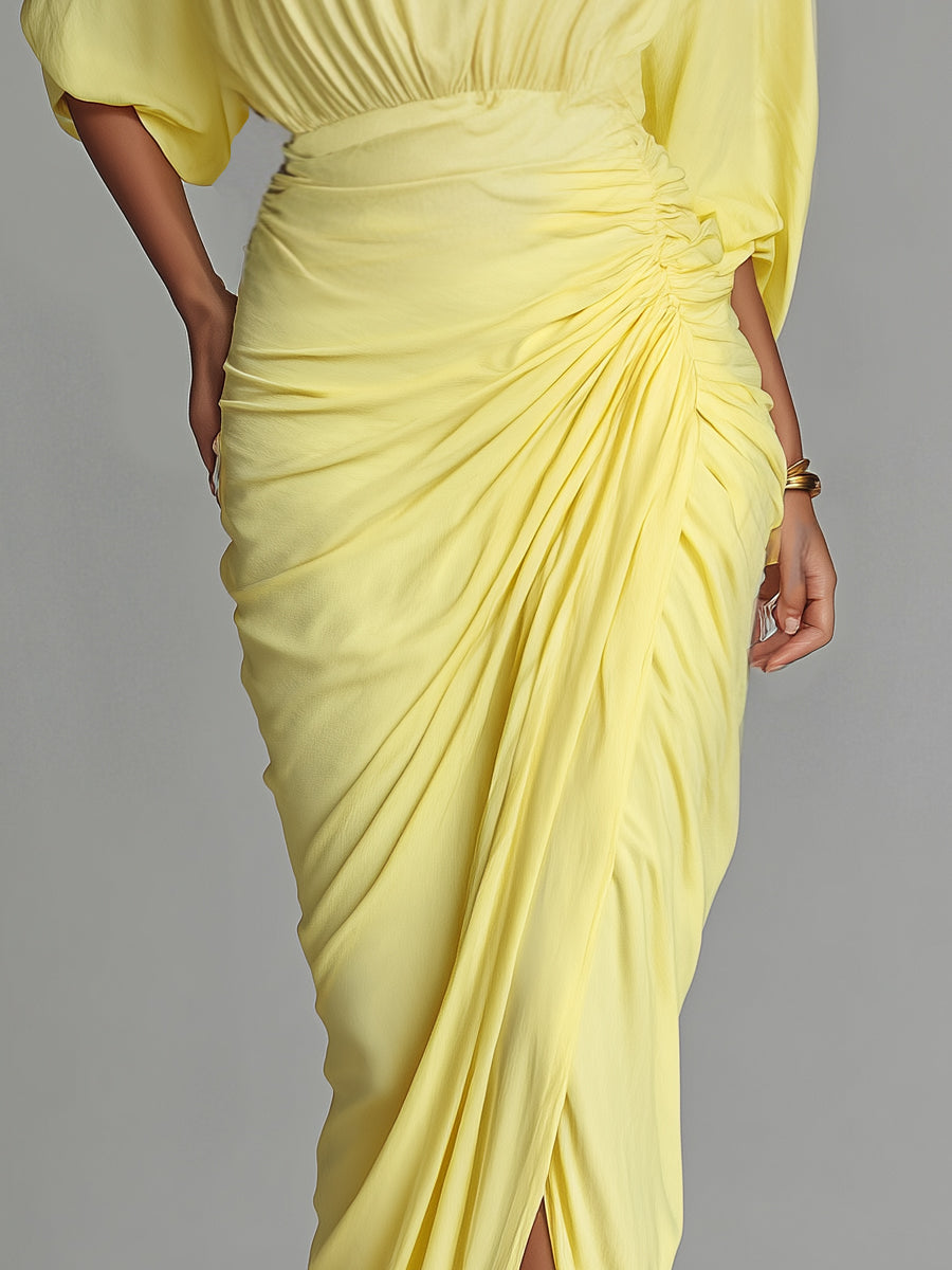 Vestito lungo da donna in misto tessuto, colore giallo brillante, con drappeggio, comodo